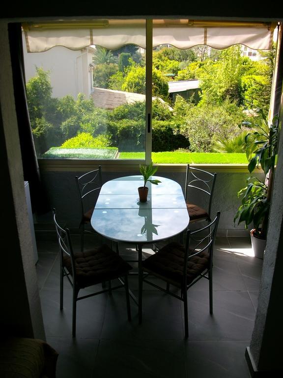 Des Basses Breguieres Apartment Antibes
