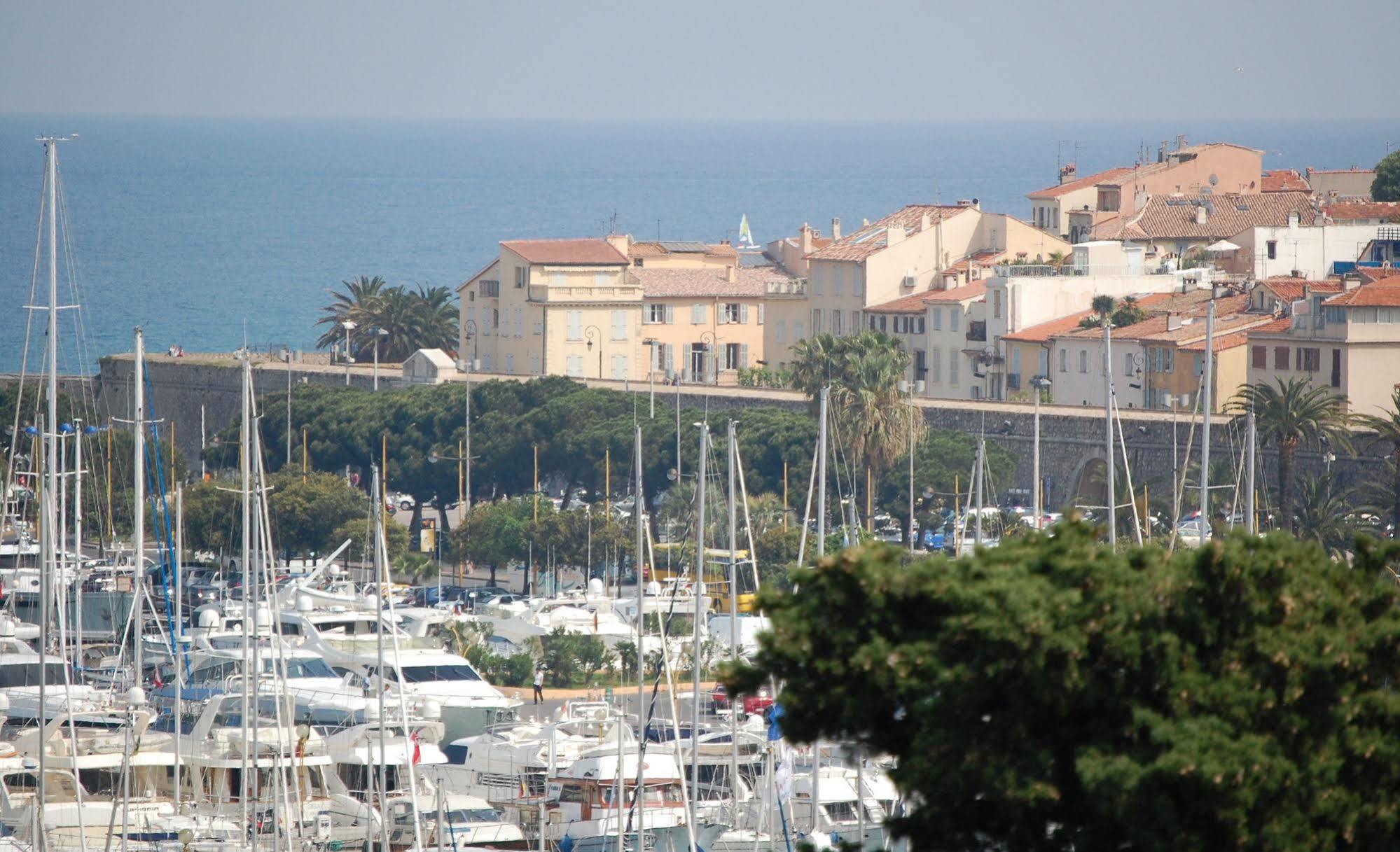 Hotel Le Collier Hotel