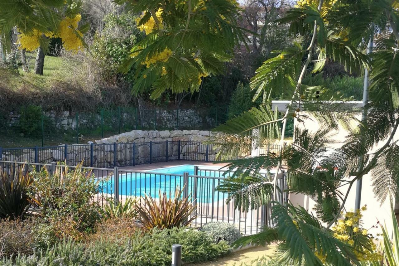 La Signature Prive Climatise Apartment