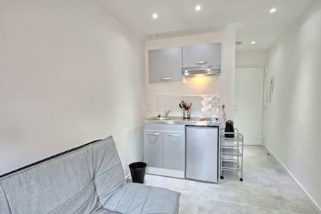 301-studio Au Calme Entierement Renove Antibes