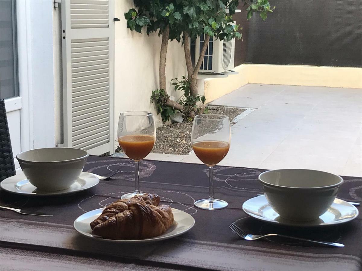 Sleep In City Center Apartment Antibes