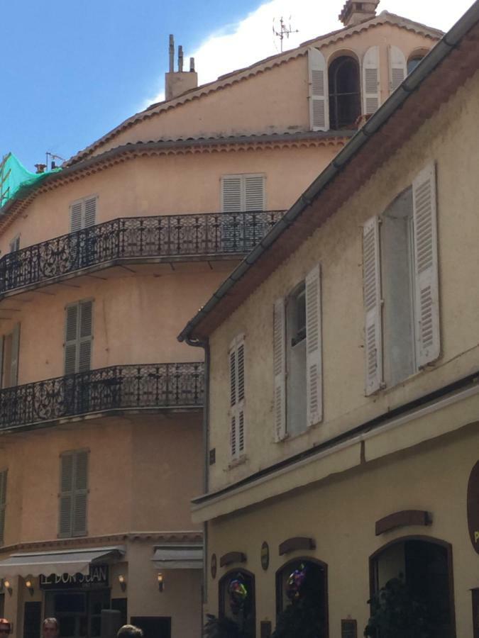 Light Filled Penthouse In Old Antibes. Heart Of The Riviera Apartment