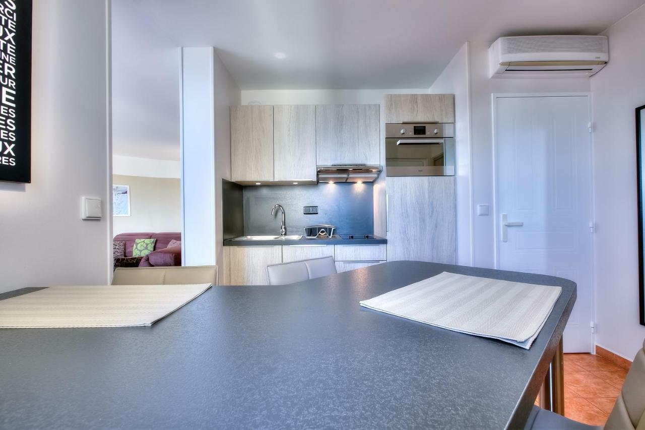 Apartment Penthouse Vue Avec Rooftop,jacuzzi,et Parking Prive Antibes