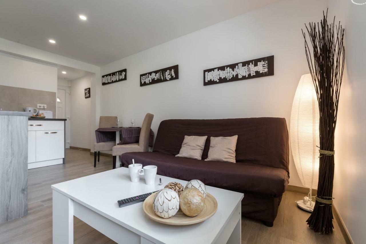 Sleep In City Center Apartment