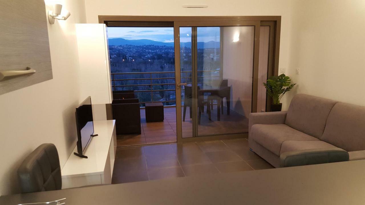 Apartment Studio Zenazur *