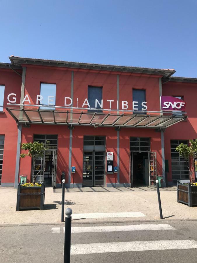 Sleep In City Center Antibes