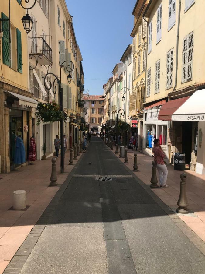 Sleep In City Center Antibes