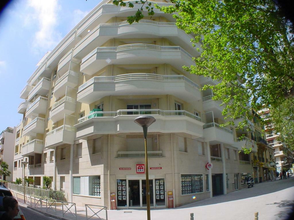 26 Boulevard Albert 1er * Antibes