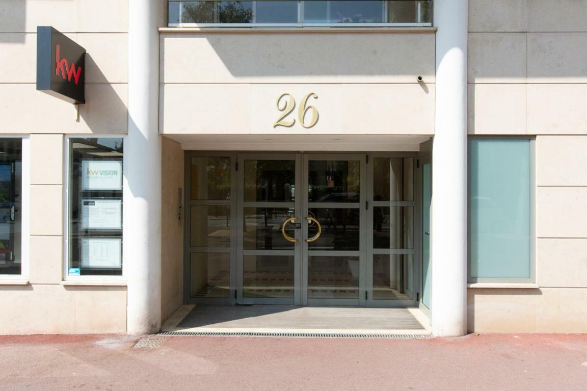 Apartment 26 Boulevard Albert 1er *