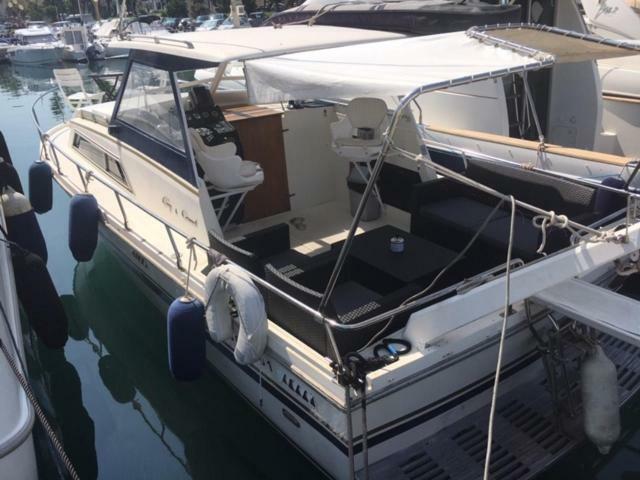 Botel Location Bateau Port Vauban Antibes