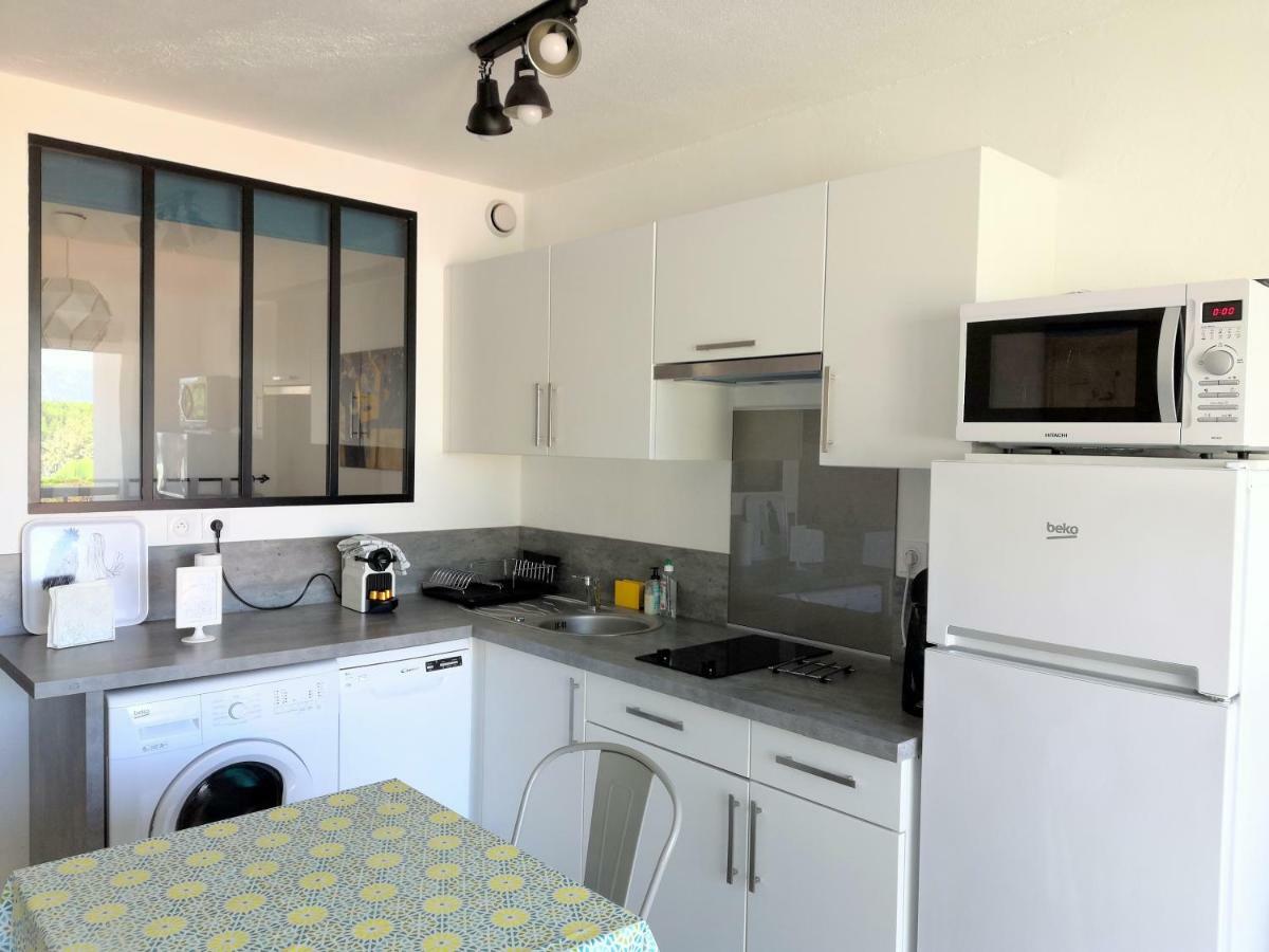 2p Dans Le Vieil Avec Balcon Sur La Marina Apartment Antibes