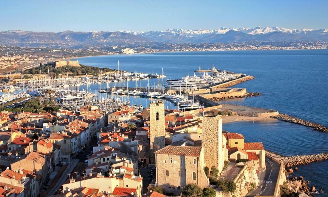 Corinthe Mas De Tanit , * Antibes