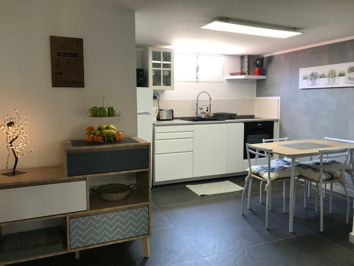 Hostel Debbie's Crew House Antibes