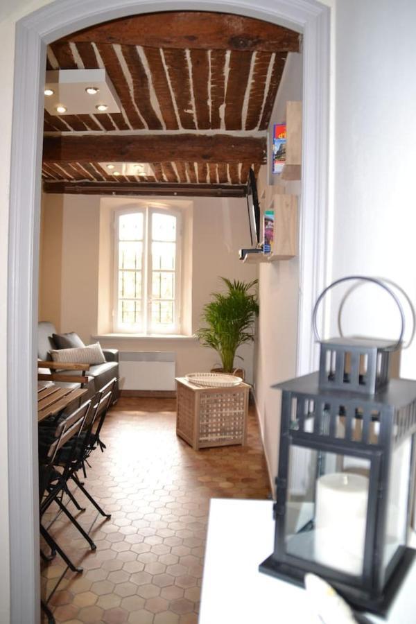 Apartment Antibes Vacances *