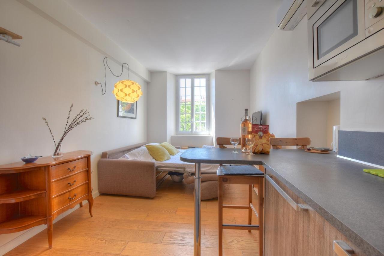 Apartment 61 Place Nationale