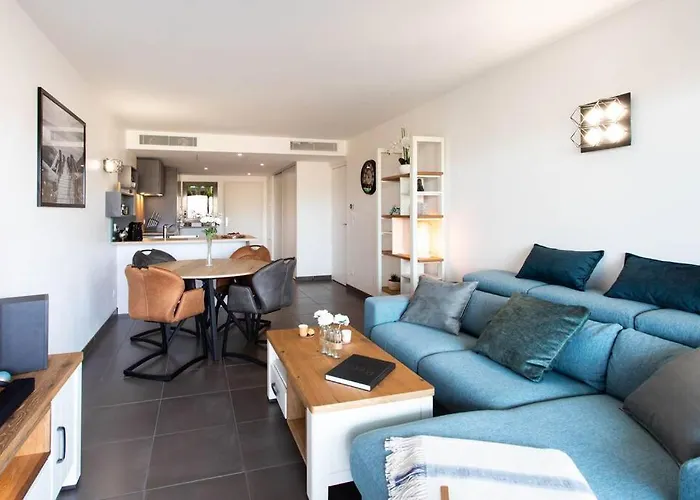 A7- 2 Bdr Sea & Mountain View - Ac, Parking, Pool & Terrace